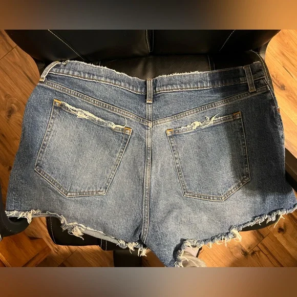 Abercrombie shorts - Picture 3 of 3